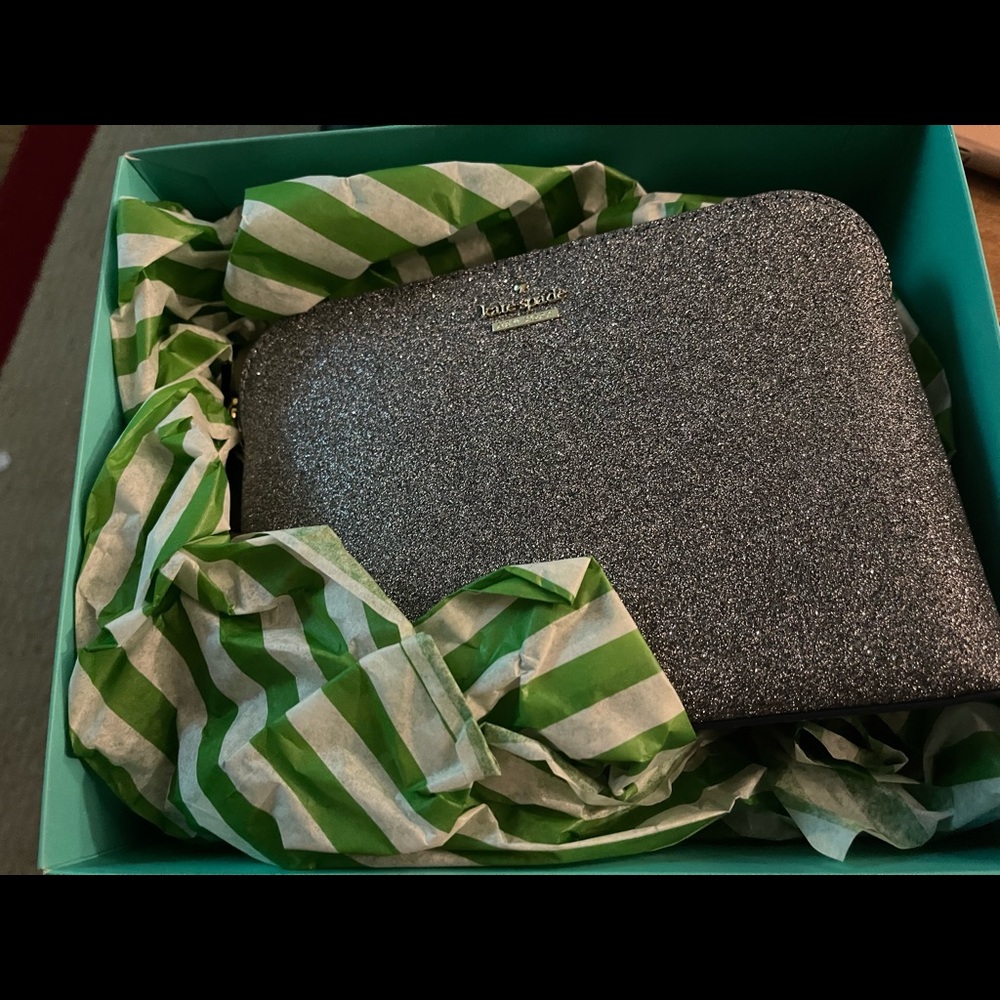 Cute glitter clutch for prom, wedding, or a fun/sexy night out!